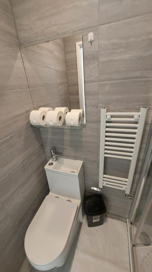 Double En-Suite Room Available In 3 Bed Apt Londres Exterior foto